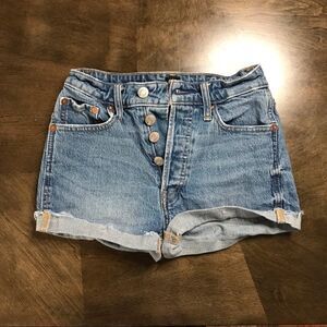 Gap curvy cheeky shorts size 24‎